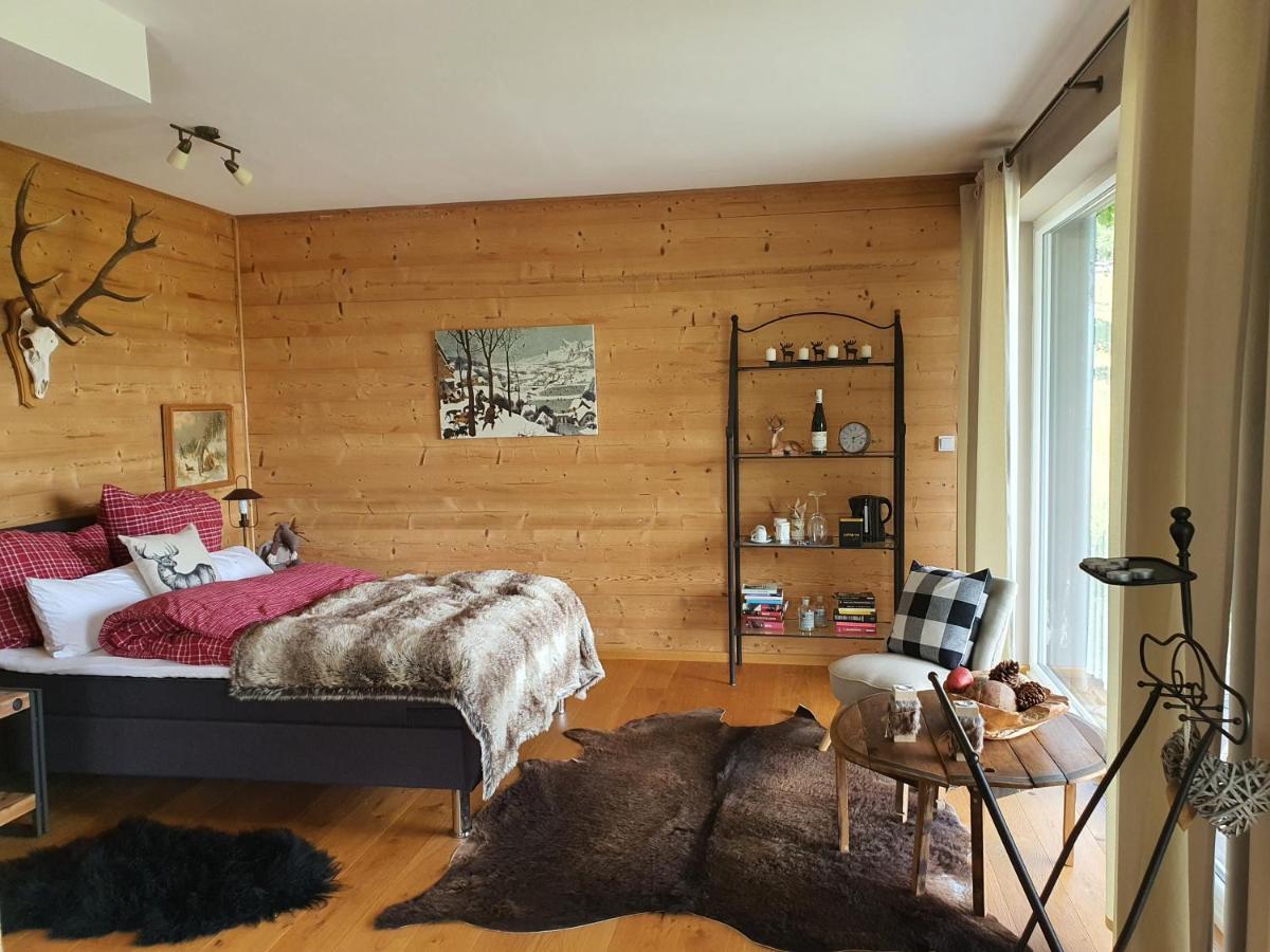 River Mosel Holiday Homes, Meerfeld Studio With A Lake View Exterior photo