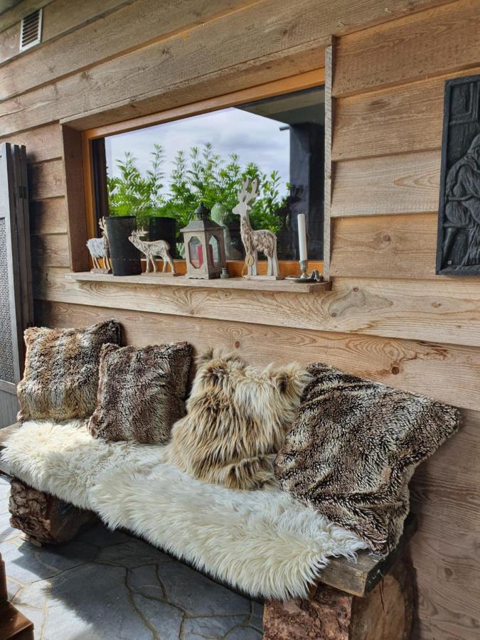 River Mosel Holiday Homes, Meerfeld Studio With A Lake View Exterior photo