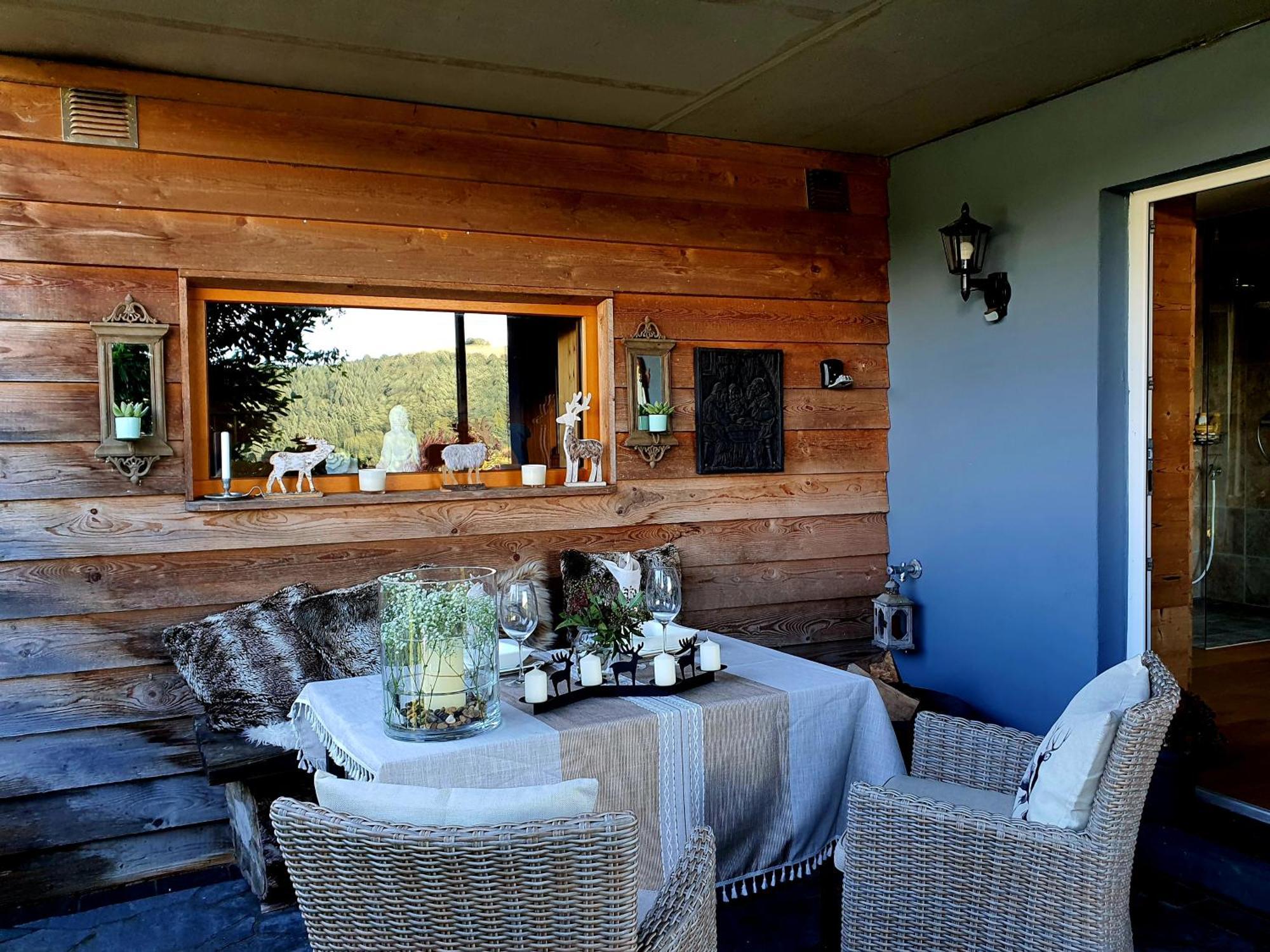 River Mosel Holiday Homes, Meerfeld Studio With A Lake View Exterior photo