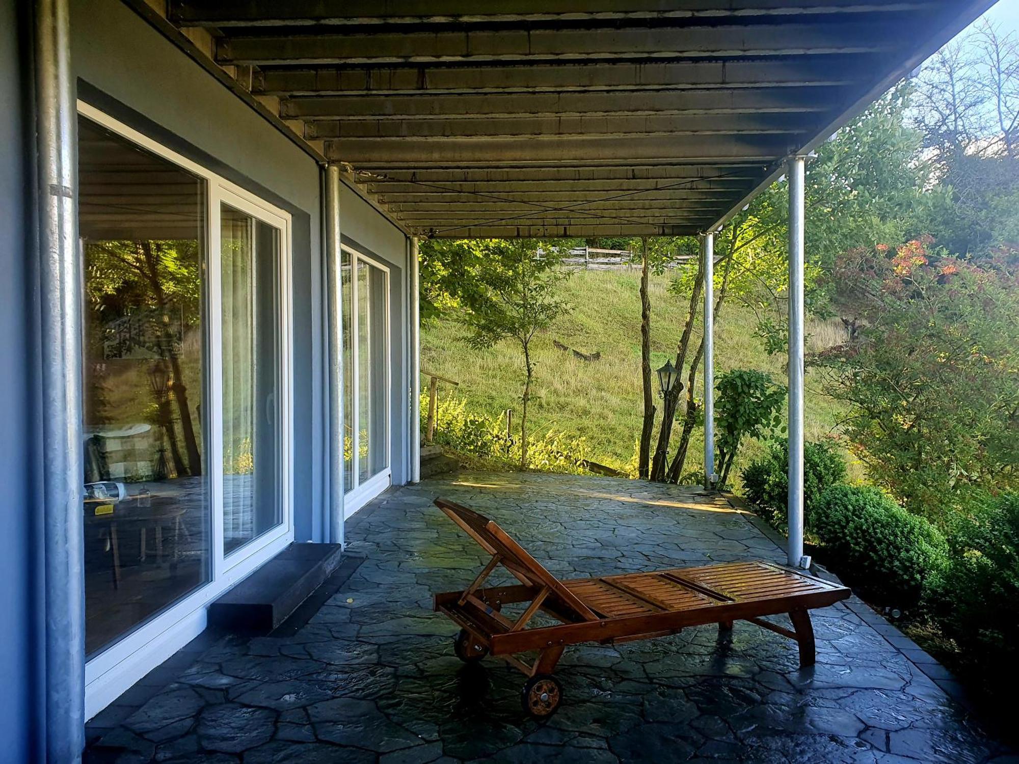 River Mosel Holiday Homes, Meerfeld Studio With A Lake View Exterior photo